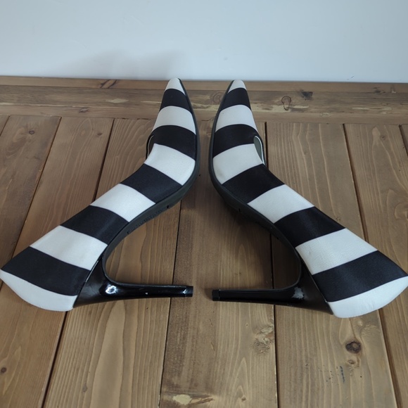 Black & White Striped Stiletto Pointed Toe Heels Pumps Goth Beetlejuice - Picture 8 of 11